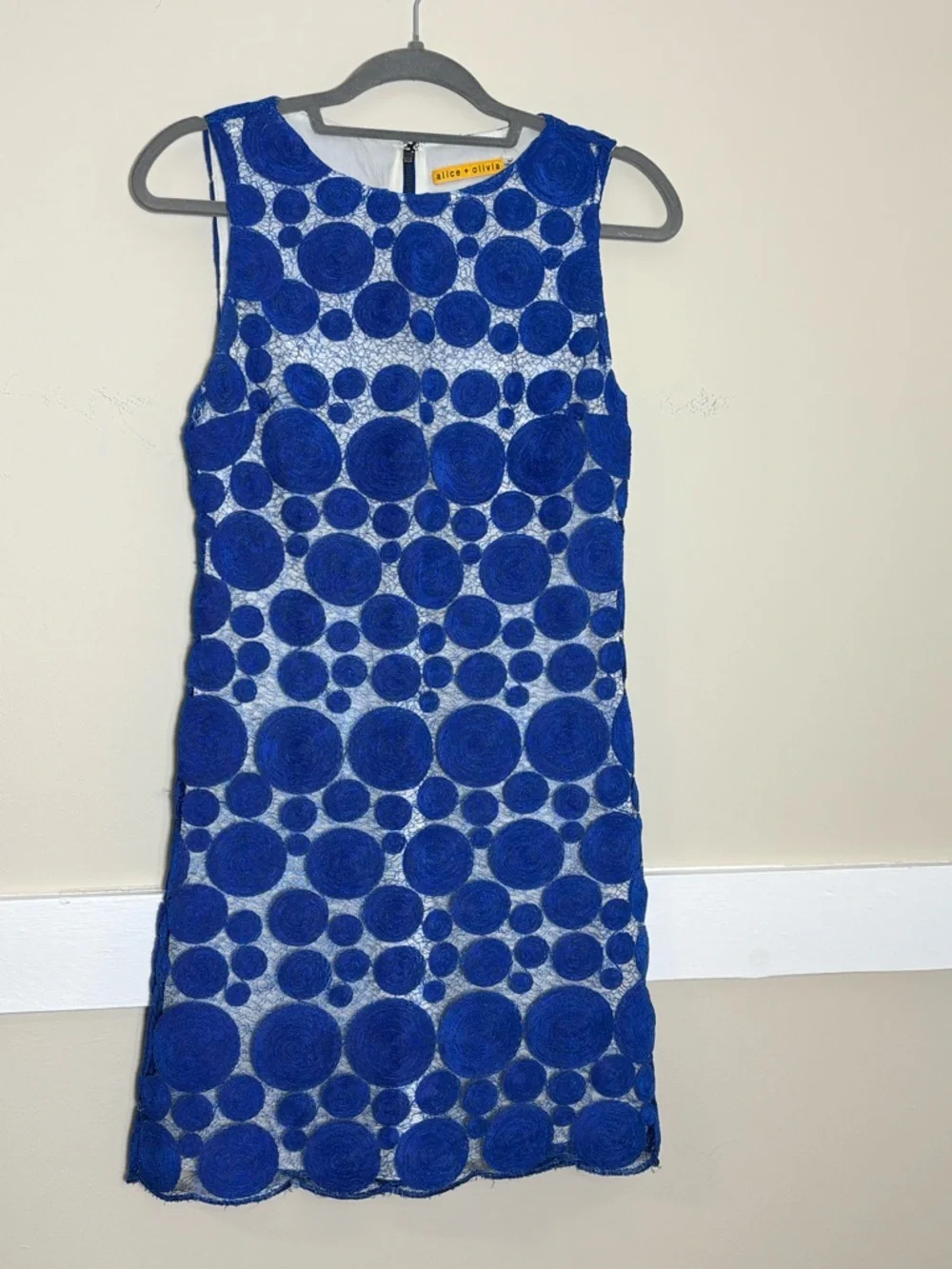 Alice + Olivia Cobalt Blue Sleeveless Circle Lace Sheath Dress Silk Lined - Picture 3 of 14